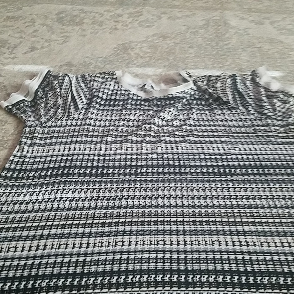 2x short sleeve , silky shirt